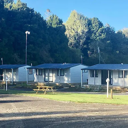 Stratford Motel & Holiday Park-2